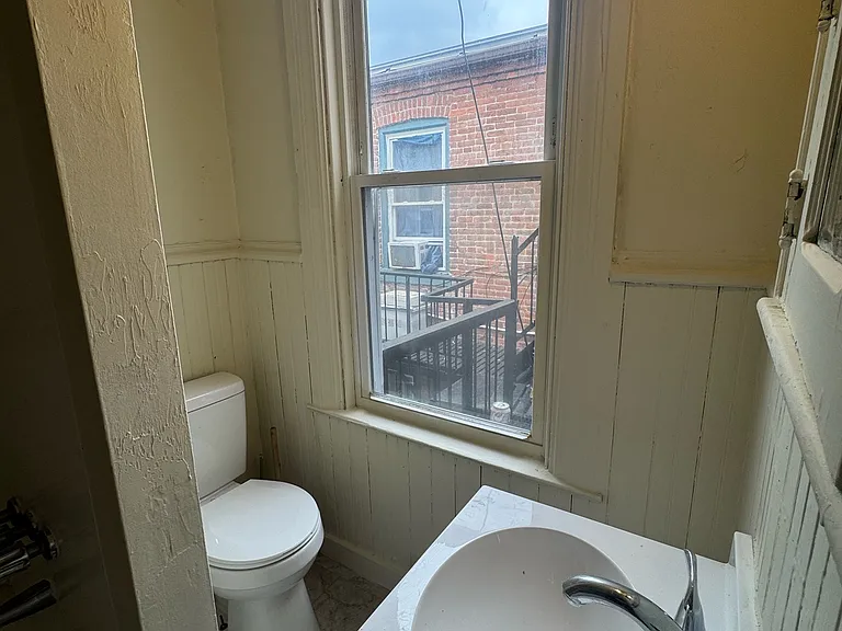 320 S Queen St #2 — Photo 10