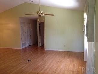 3rd image of 3210 Wythe Cir