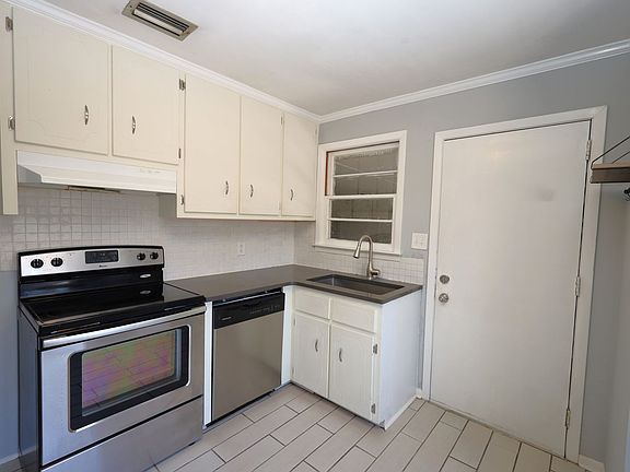 3rd image of 1709 Azalea Dr #A