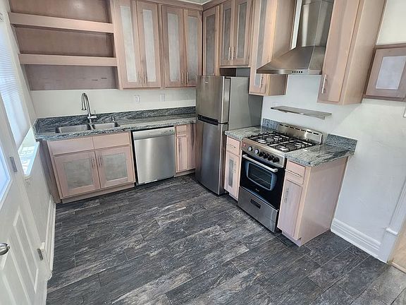 4th image of 1916 N Mesa St APT C