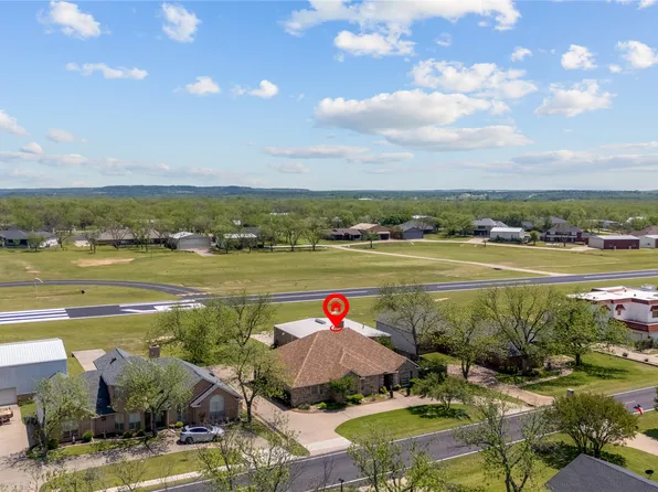 8915 Woodlawn Dr, Granbury, TX 76049