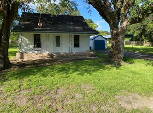 1922 Avenue D, Danbury, TX 77534