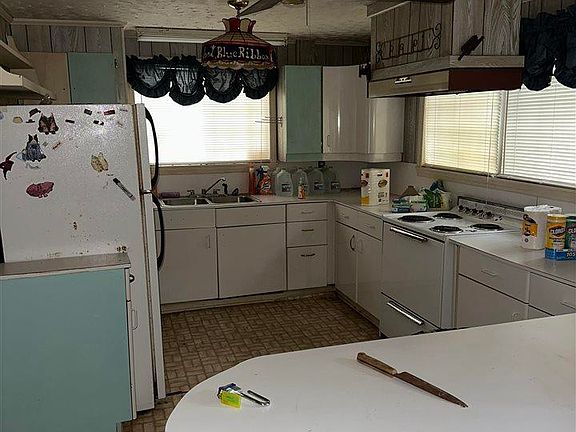 3rd image of 331 Lookout Ct