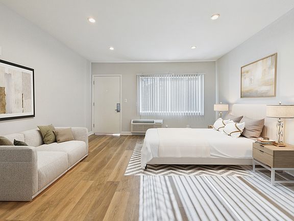 4th image of 11458 Burbank Blvd APT 5