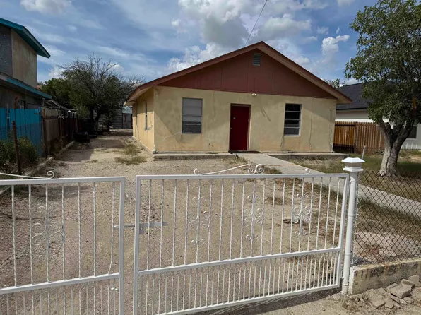 408 E Bowie St, Del Rio, TX 78840