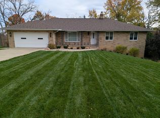 8069 Farview Oval, Brecksville, OH 44141
