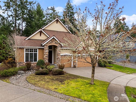 2nd image of 3875 Cameron Drive NE