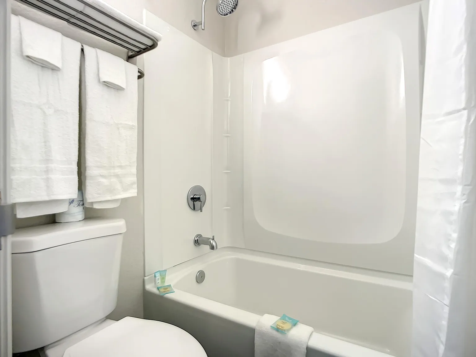 Studio, 1.0 bath, 275 sqft, $1,135 — Photo 2