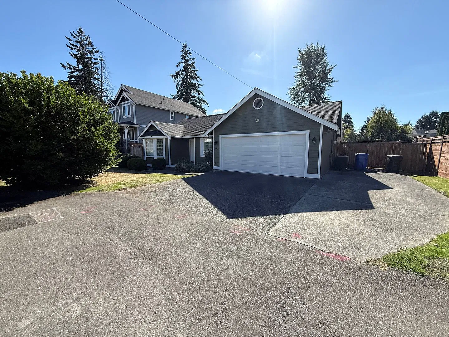 Dream Home Alert in Kent East Hill Neighborhood — Photo 2