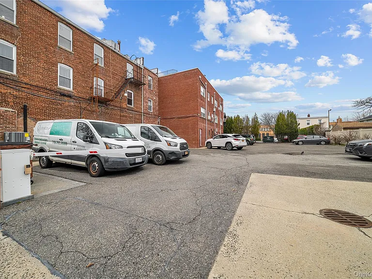 402 Jericho Tpke #1 — Photo 14
