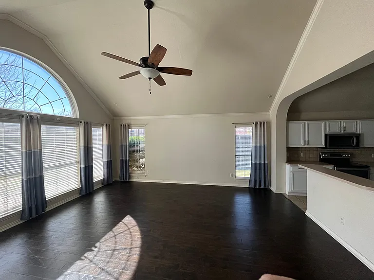 6021 Blue Spruce Ln — Photo 6