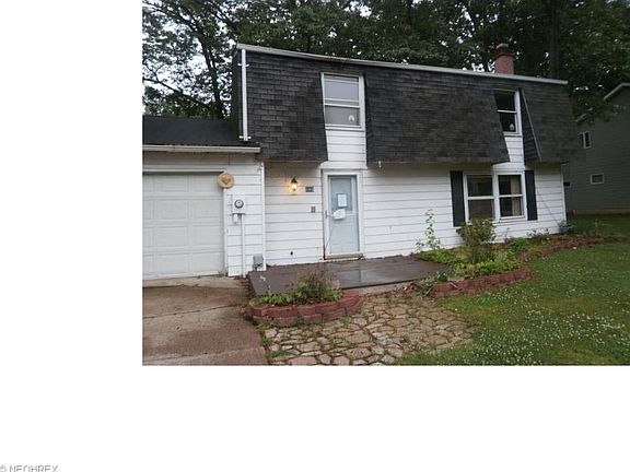 5th image of 689 Regina Dr