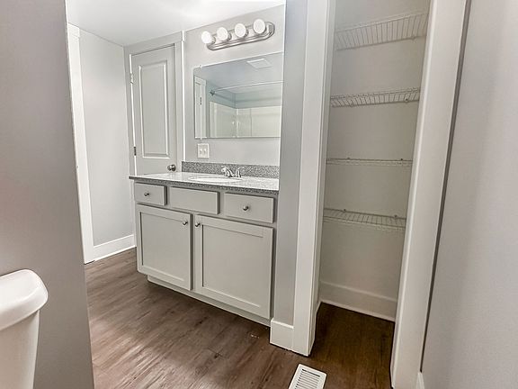 3rd image of 4738-4756 Eastern Ave SE #106