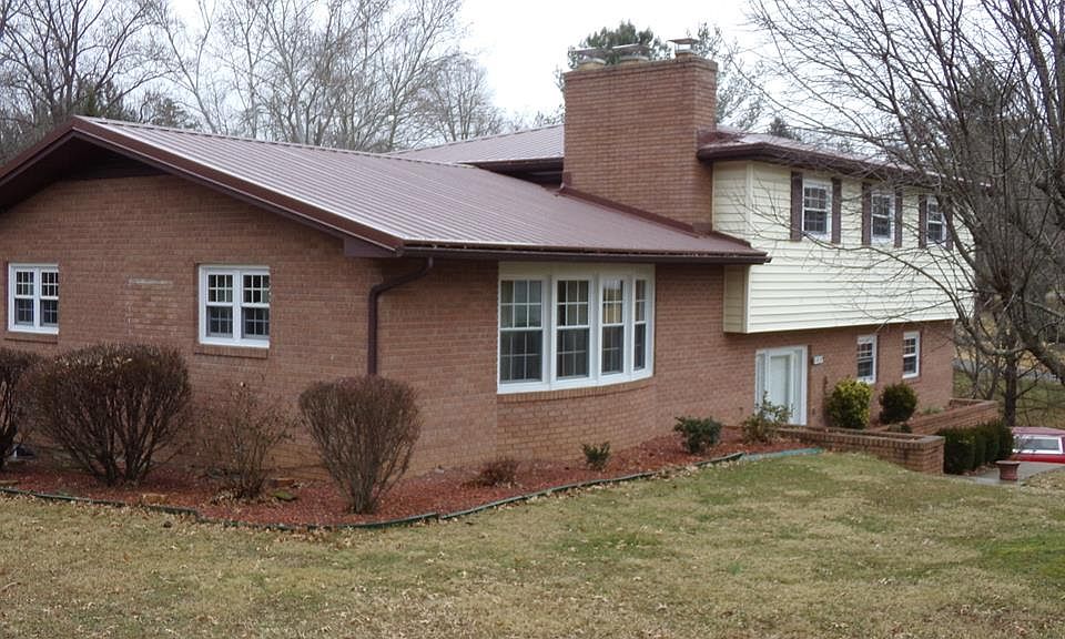 1st image of 215 Jo Etta Dr