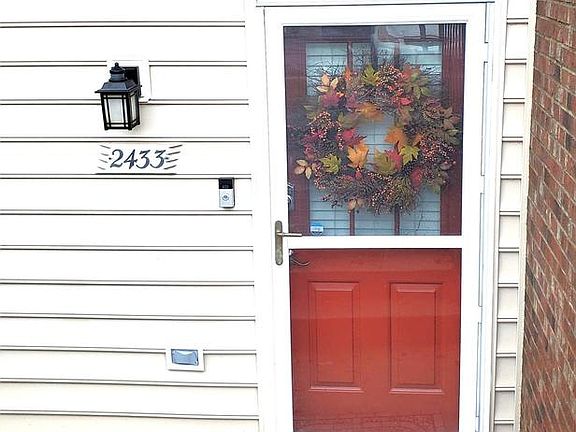 2nd image of 2433 Wentworth Dr
