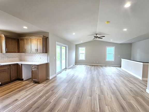 5th image of 1005 Karsten Dr