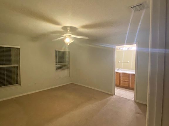 2nd image of 650 SE Thanksgiving Ave