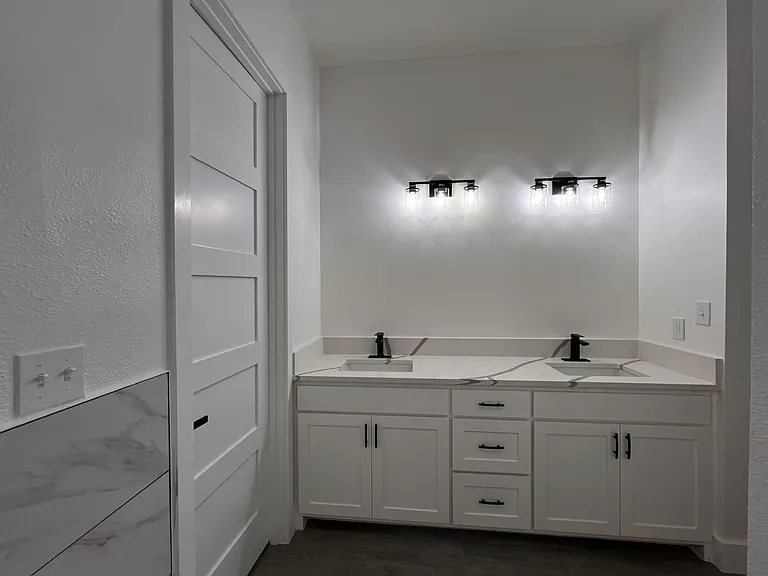 506 E Bryson Ave — Photo 7