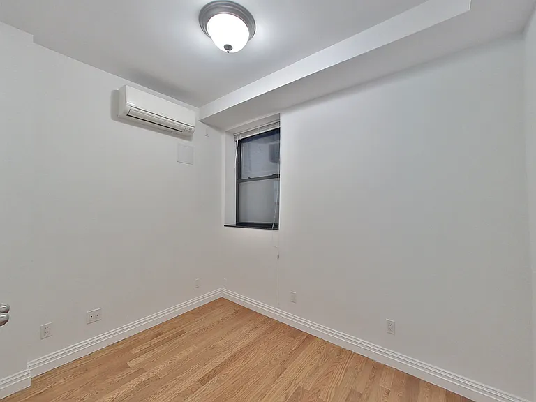 749 9th Ave #206 — Photo 4