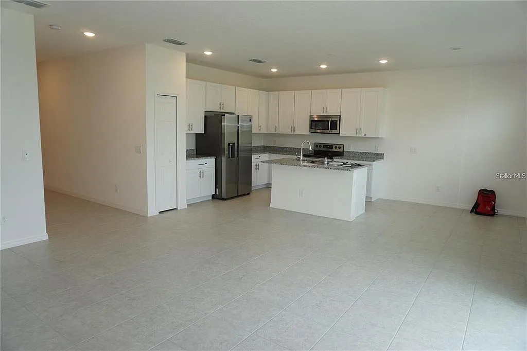 3 bed, 2.0 bath, 1500 sqft, $2,050 — Photo 2