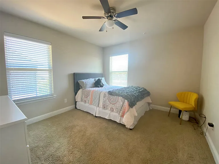 432 Hunt Dr — Photo 8