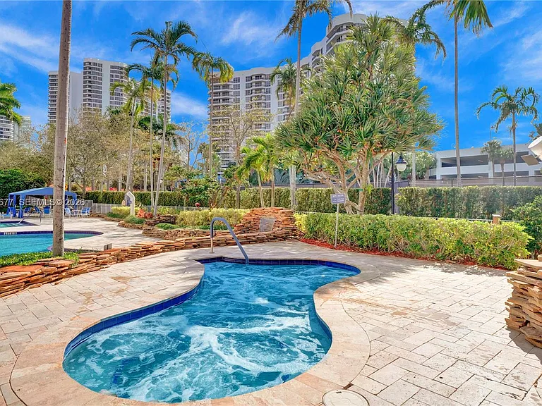 3500 Mystic Pointe Dr #3302 — Photo 32