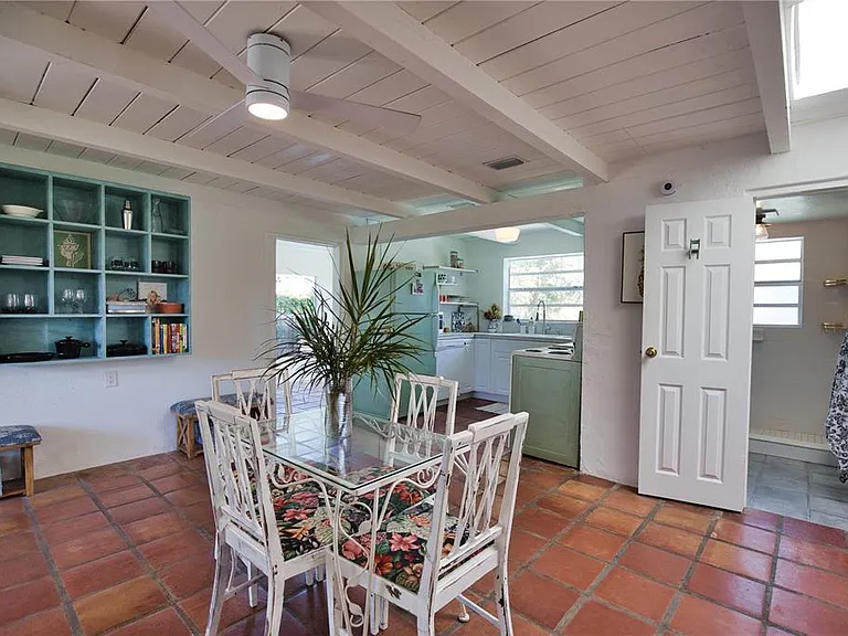 650 Edwards St — Photo 10