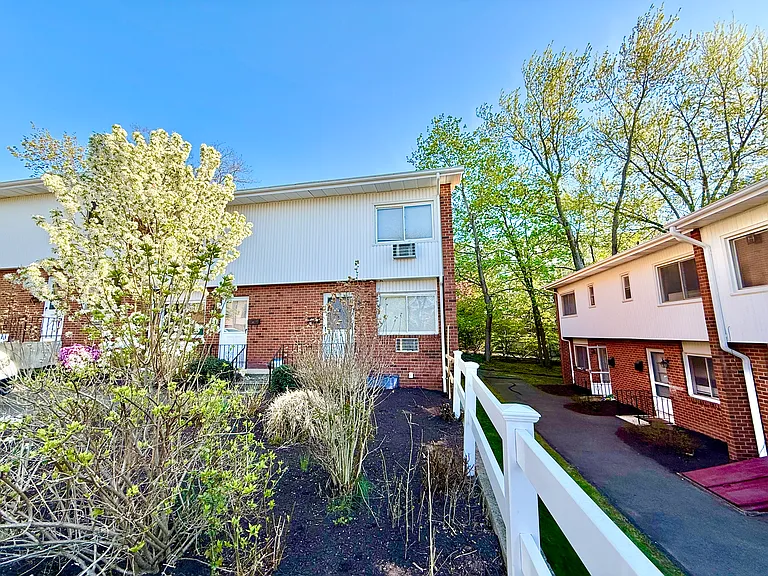 550 Prospect St #8 — Photo 9
