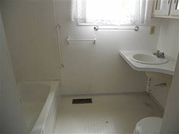 4th image of 1239 SW Fort Nugent Ave