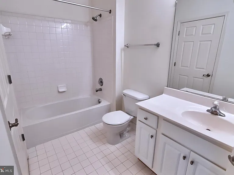 21216 McFadden Sq #108 — Photo 36
