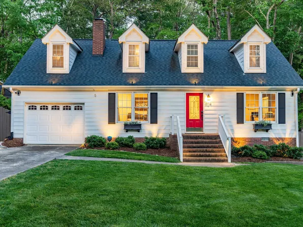 904 Northwoods Dr, Cary, NC 27513
