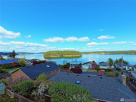 4th image of 10012 Windward Dr NW