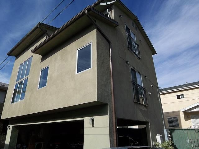 1st image of 324 S Wilton Pl