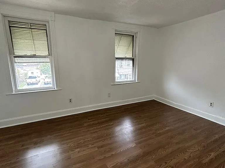 367 Hewitt St — Photo 17