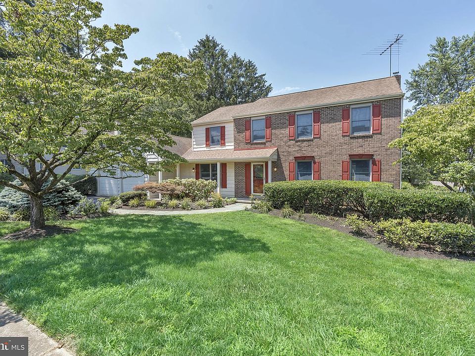 1st image of 14 Kings Grant Rd