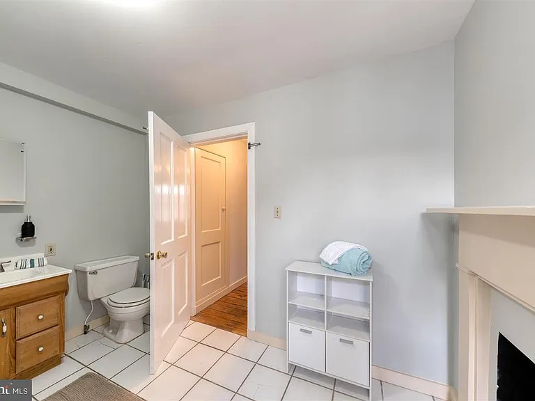 931 S Charles St — Photo 15