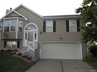 1755 Knoll Ter, Saint Peters, MO 63376