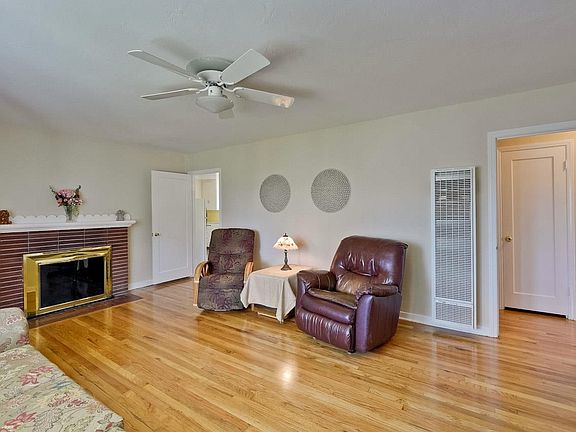 5th image of 13651 Emilie Dr