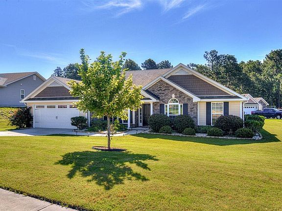 3rd image of 214 Baylor Dr