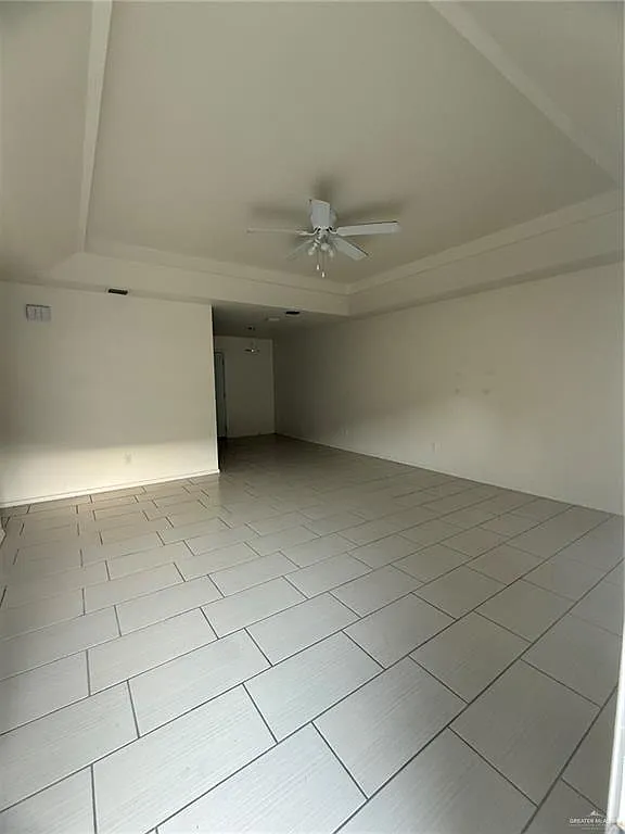 2 bed, 2.0 bath, 1050 sqft, $895 — Photo 2