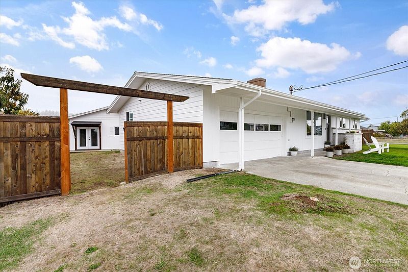 2nd image of 2043 SW Dillard Lane