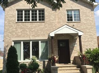 7521 N Odell Ave, Chicago, IL