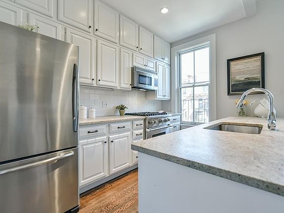 4th image of 5 Wellington St #3