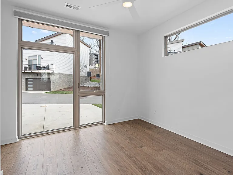 3079 Edwin Cir — Photo 12