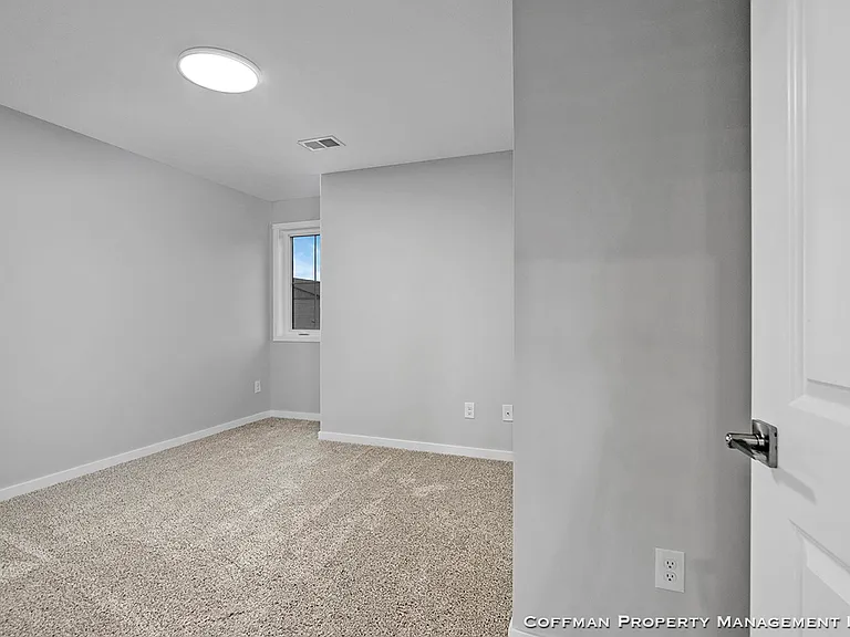 Northen Dell Commons — Photo 16