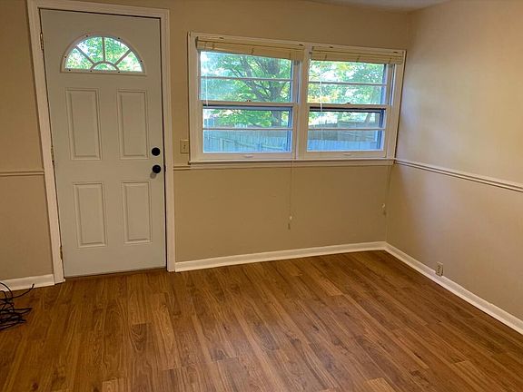 5th image of 216-218 N Eagle St