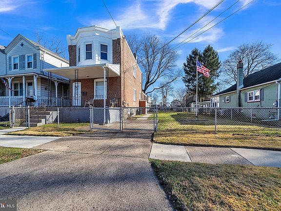 2nd image of 238 Carre Ave