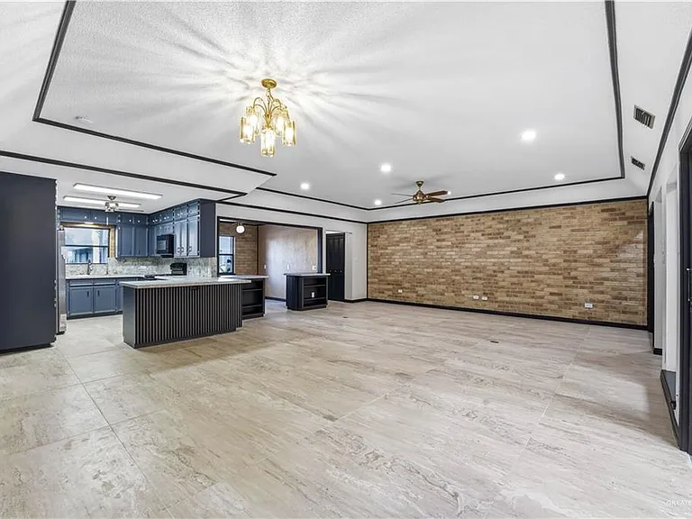 413 Toronto Ave — Photo 3
