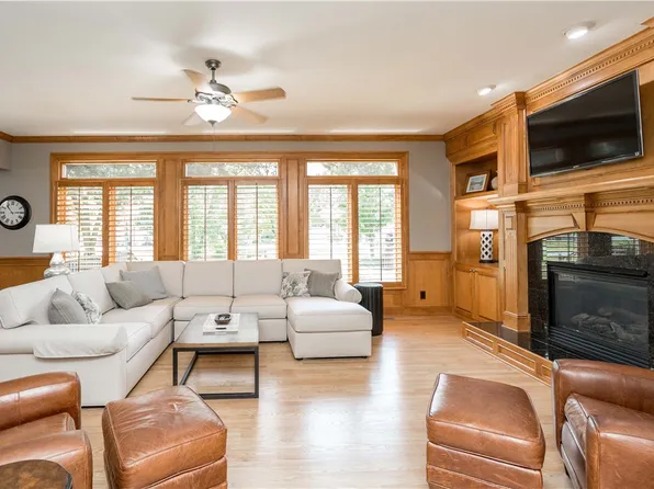 3610 149th St, Urbandale, IA 50323