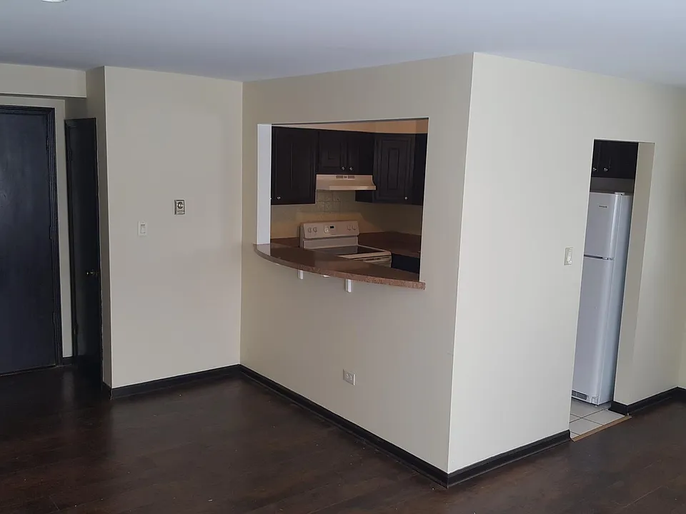 Dining Room/ Foyer